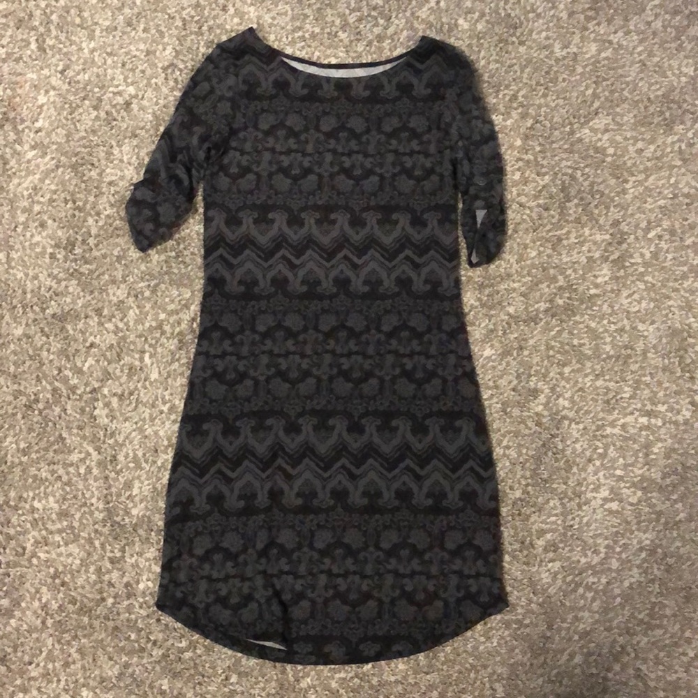 Long black and gray quarter sleeve dress